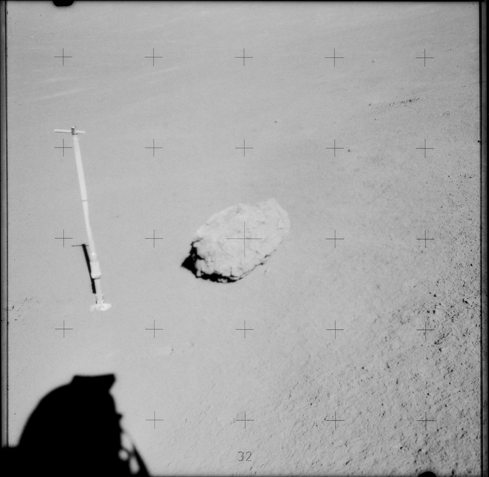 Apollo 17, Sta 8, SPL 8235-38, Scoop