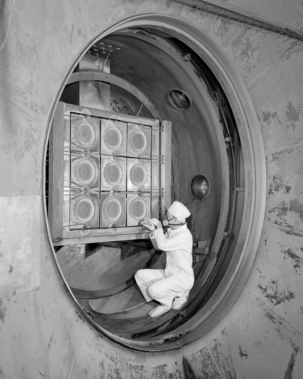 9 THRUSTER ION ENGINE ARRAY IN TANK 6 AT THE ELECTRIC PROPULSION LABORATORY EPL