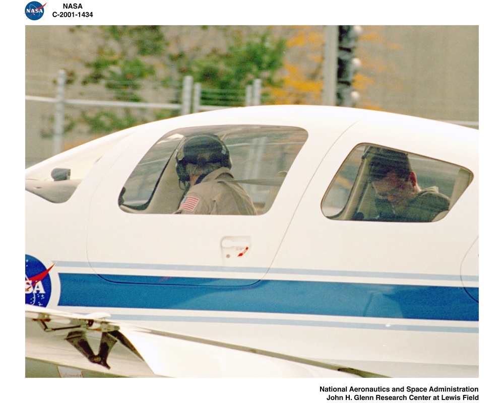 ICE SHAPES APPLIED TO THE WINGS AND TAIL OF THE TWIN OTTER AIRCRAFT