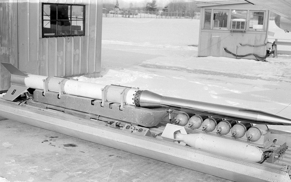MISSILE 64/55-8 IN AIRCRAFT LAUNCHER