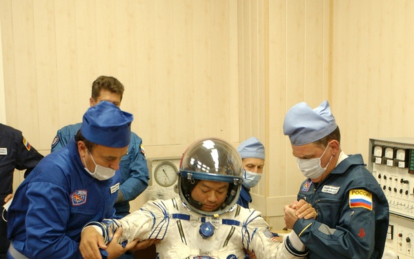 Expedition 10 Preflight