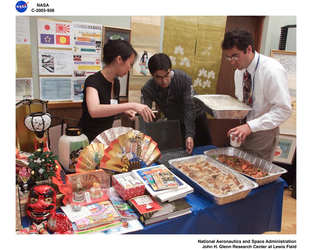 2003 ASIAN PACIFIC ISLANDERS AMERICAN HERITAGE MONTH PROGRAM