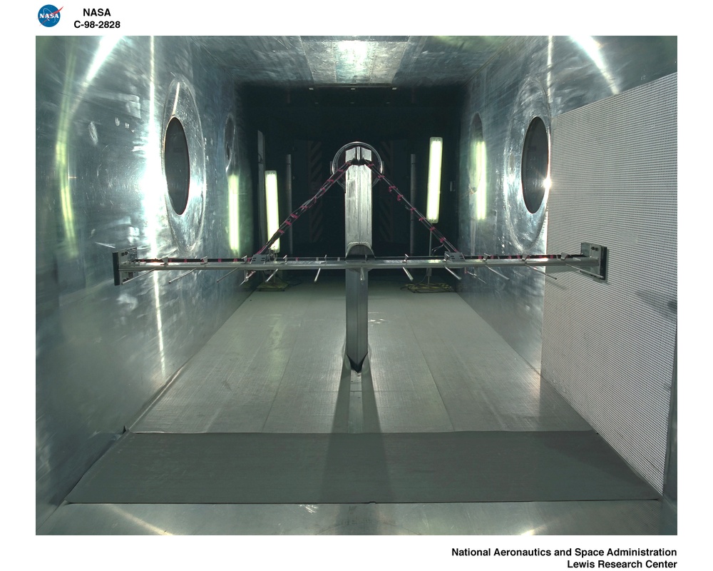 10X10 FOOT WIND TUNNEL SUBSONIC CALIBRATION