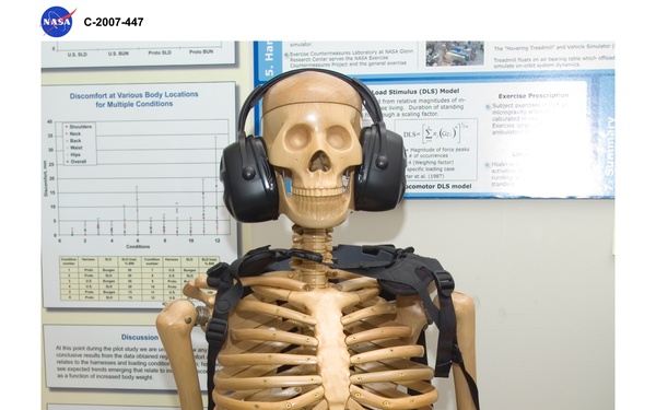 Enhanced Zero gravity Locomotion Simulator (eZLS)