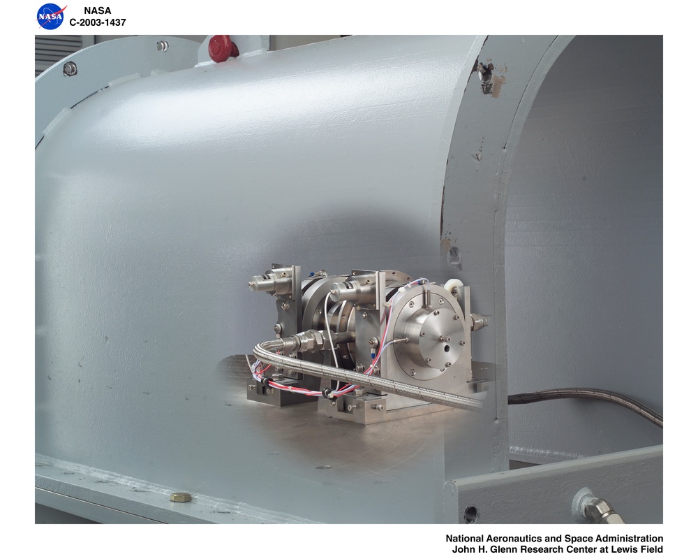 Various Oil-Free Turbomachinery Hardware and Rigs - rotor simulation rig