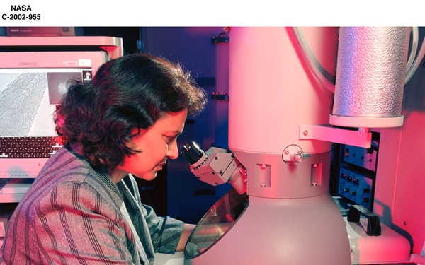 TRANSMISSION ELECTRON MICROSCOPE / TEM