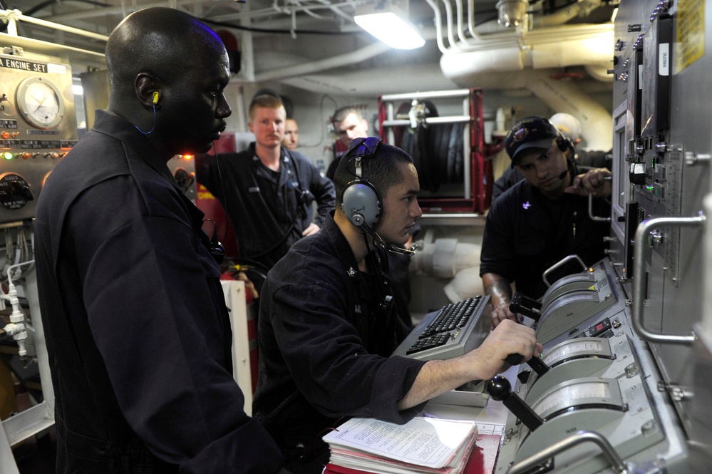 USS Farragut operates in 5th Fleet area