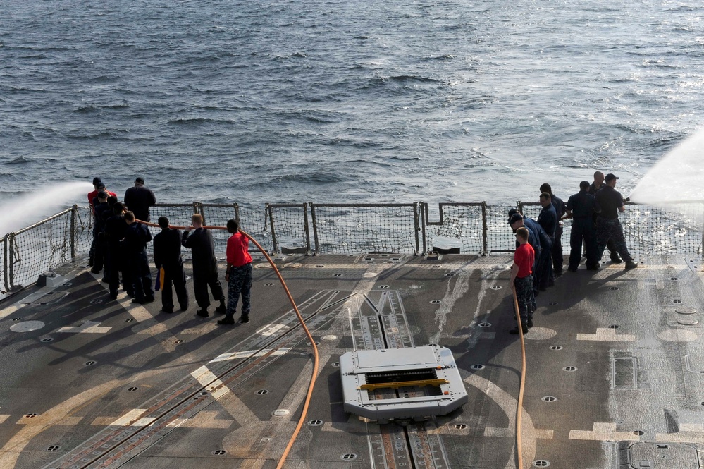 USS Farragut operates in 5th Fleet area