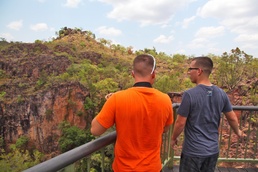 Crewmembers of USS Rushmore relax in Darwin