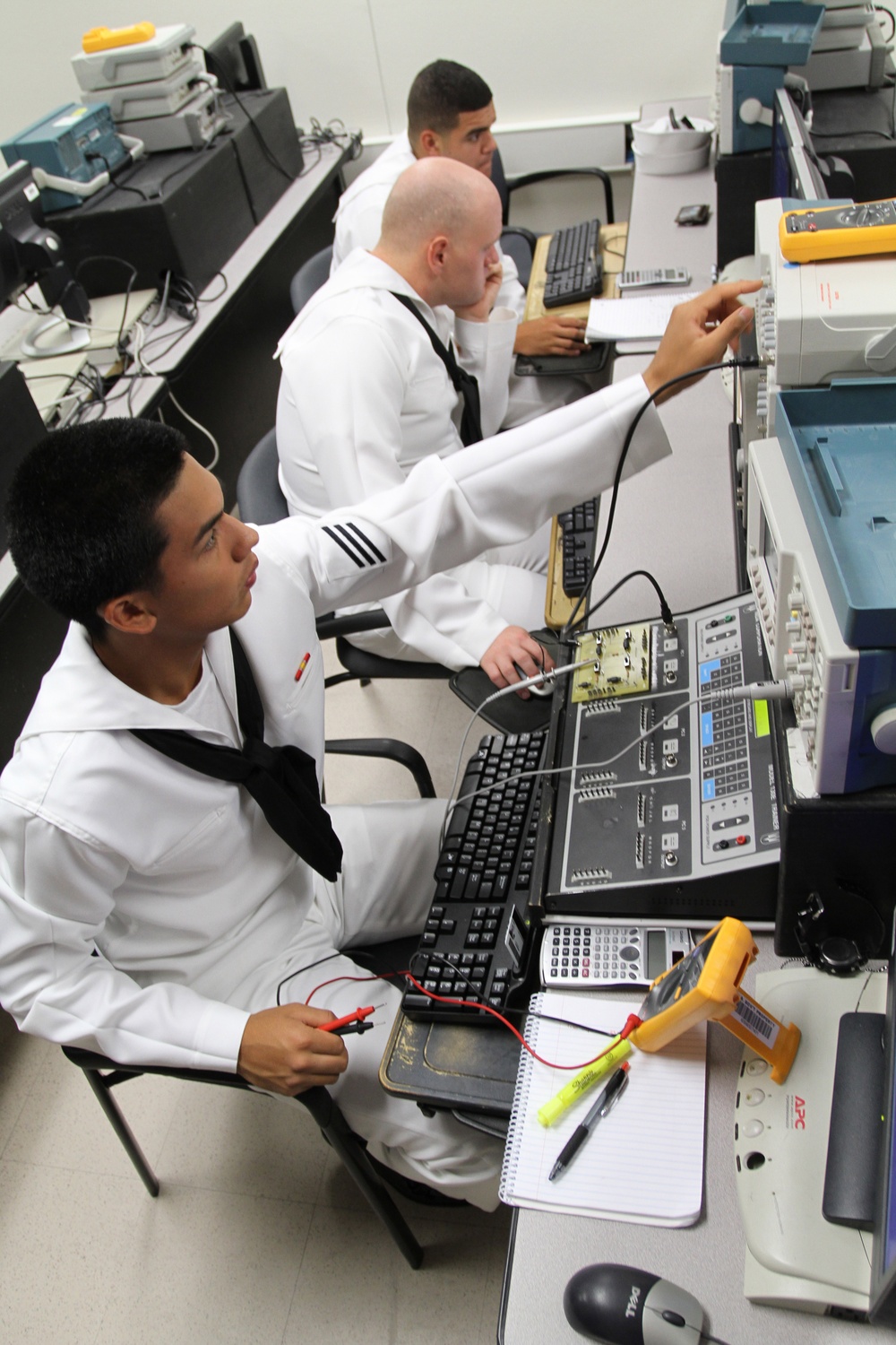 DVIDS Images Sailors learn in lab at Naval Air Technical Training