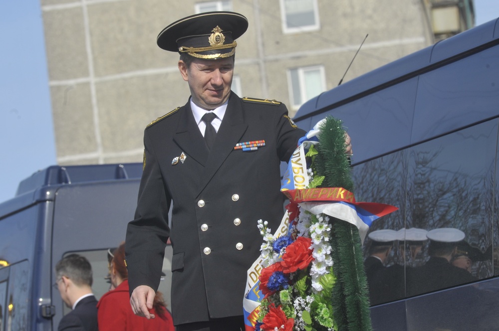 CNO visits Russian navy's northern fleet