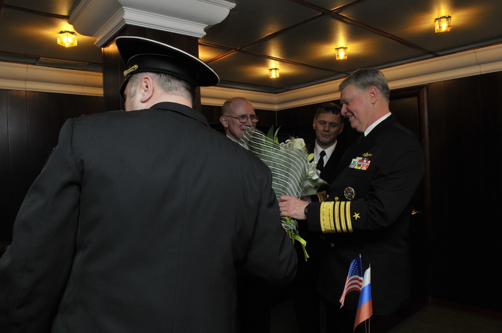 CNO visits Russian navy's northern fleet