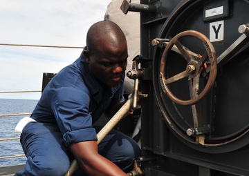 USS Underwood participates in Southern Seas 2012, Operation Martillo