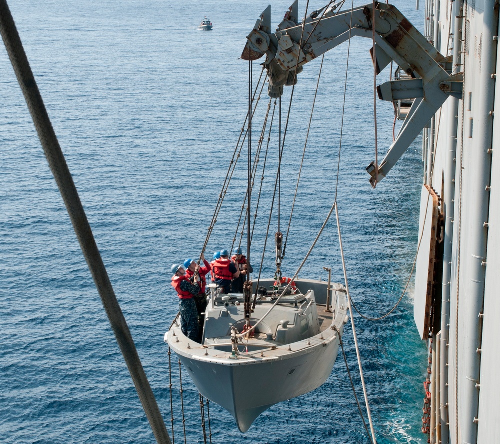 USS Peleliu conducts CERTEX