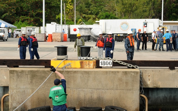 USS Florida arrives at Diego Garcia
