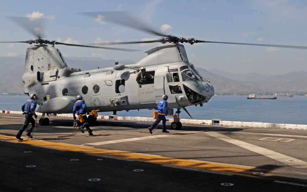 USS Peleliu conducts flight ops during Exercise Crocodilo