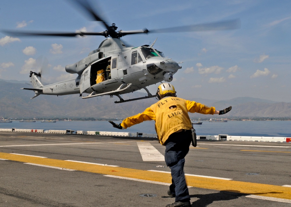 USS Peleliu conducts flight ops during Exercise Crocodilo