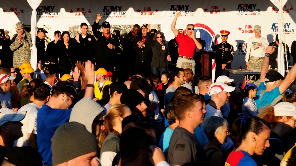 Old Guard participates in Army 10 Miler