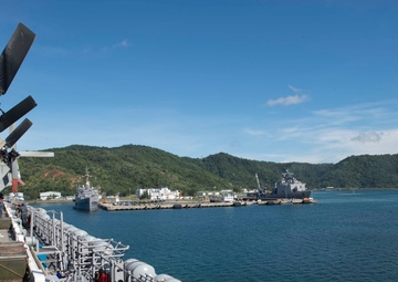 Bonhomme Richard ARG arrives in Malaysia for port visit