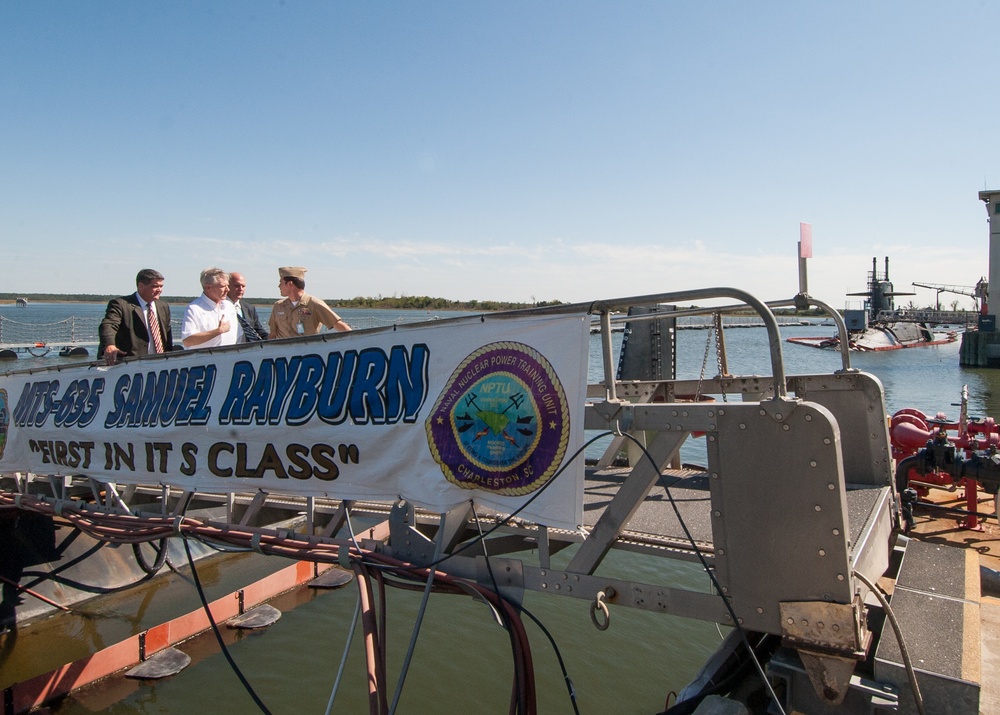 Secretary of the Navy tours the Nuclear Power Training Command