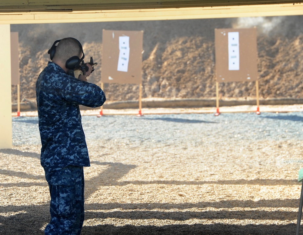 USS Essex shooting qualification course