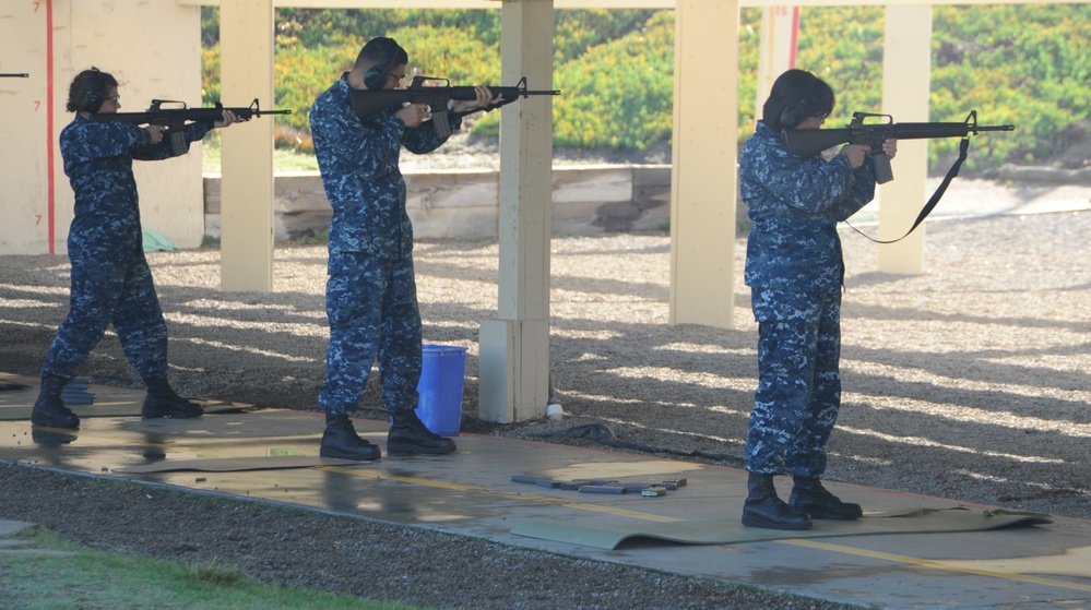 USS Essex shooting qualification course