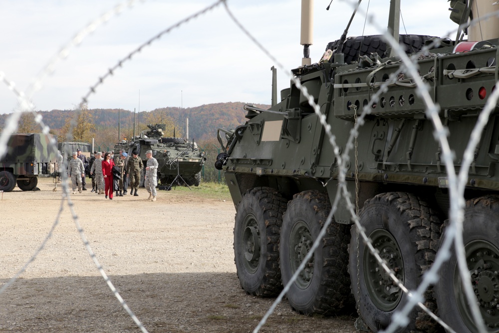 Multinational military leaders visit Joint Multinational Readiness Center, observe Saber Junction 2012 exercise