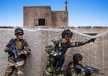 French Marines train in Hawaii during Exercise Amercal 2012