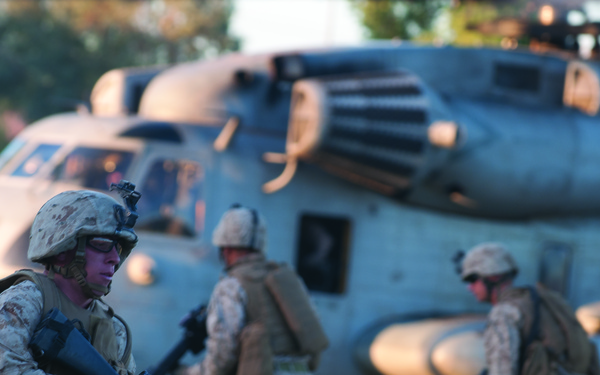 Marines simulate US Embassy evacuation in Yuma, Twentynine Palms