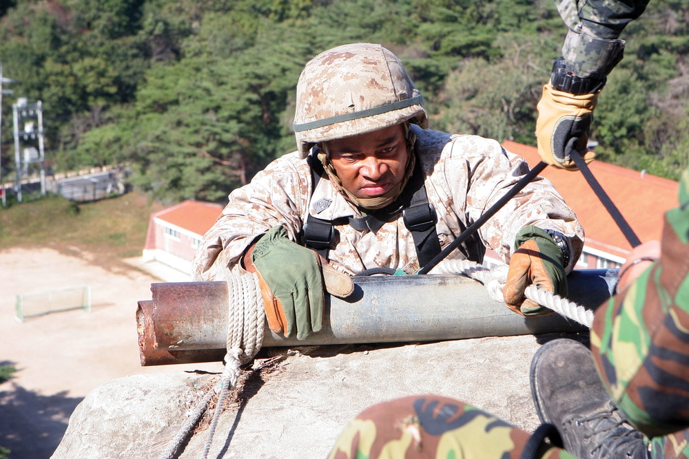 ROK, US Marines conduct mountain warfare training