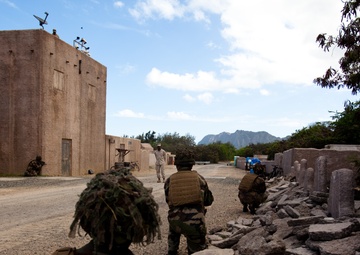 U.S., French Marines assault MOUT facilities at Bellows