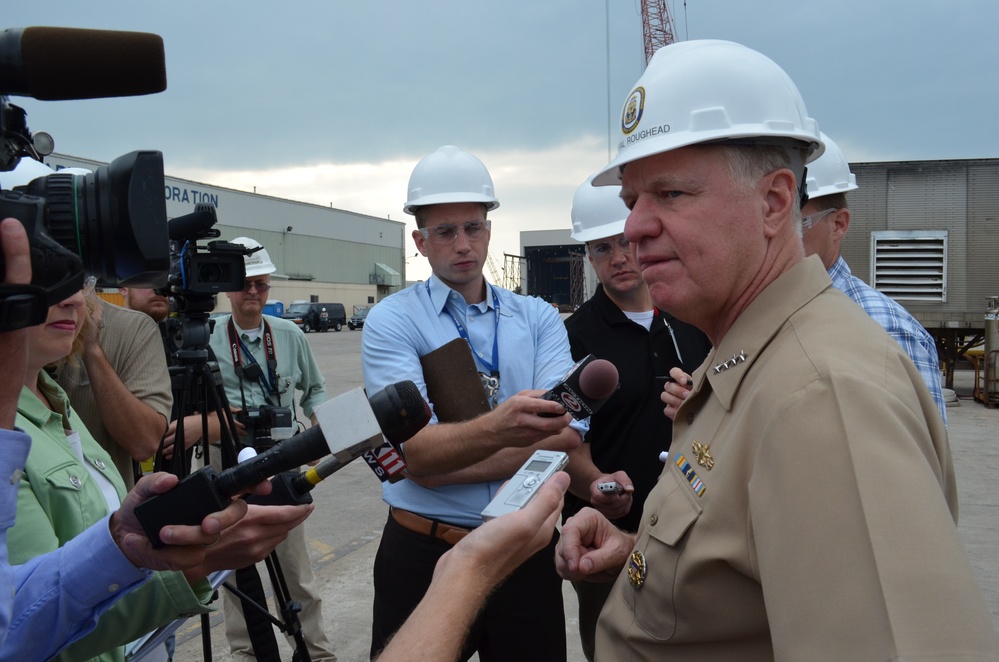 CNO reviews USS Fort Worth construction
