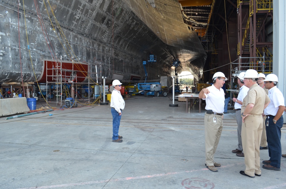 CNO visits Mobile facility to review littoral combat ship construction