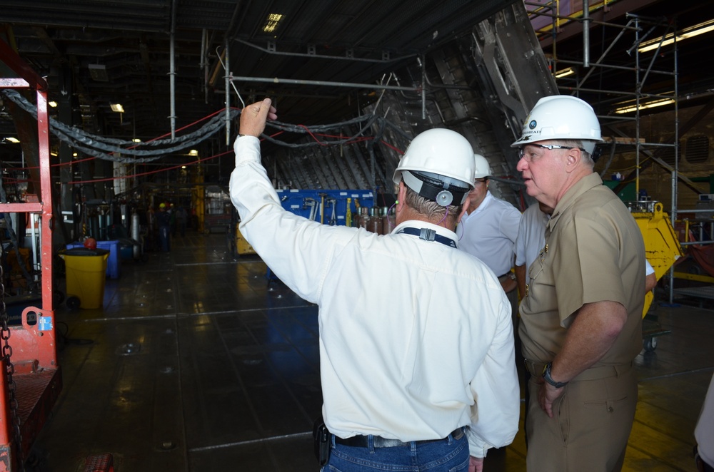CNO visits Mobile facility to review littoral combat ship construction