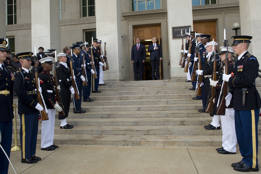 Secretary of defense meets with South Korean defense minister