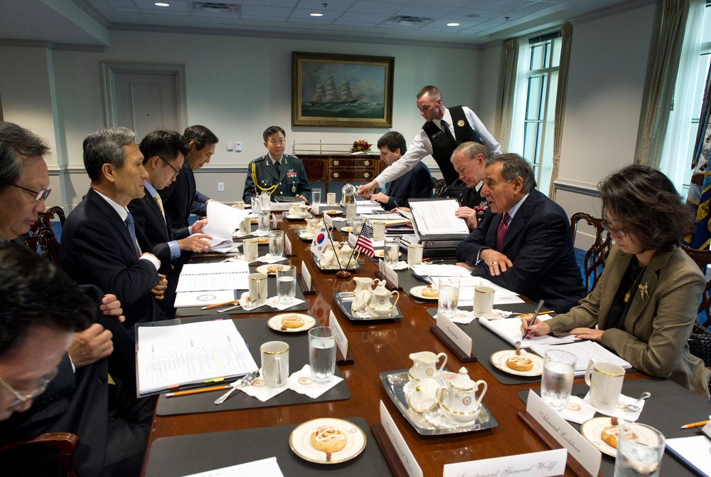 Secretary of defense meets with South Korean defense minister