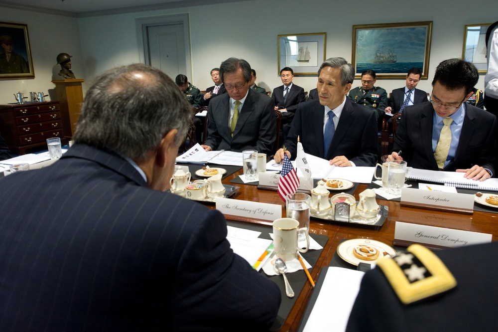 Secretary of defense meets with South Korean defense minister