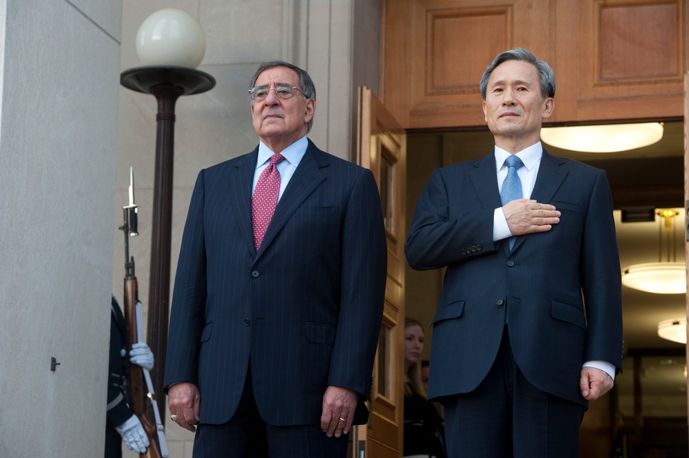 Secretary of defense meets with South Korean defense minister