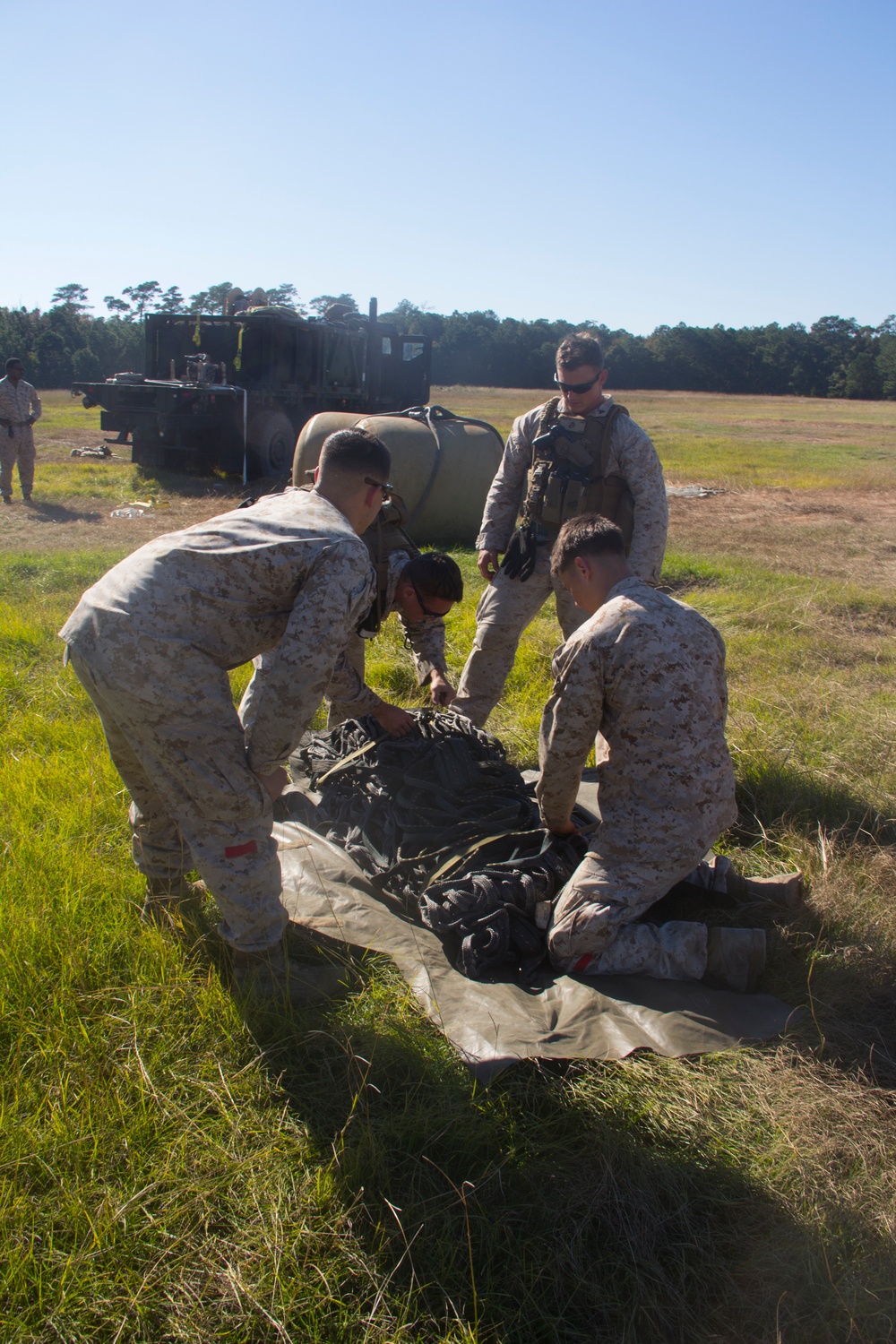 Combat Logistics Battalion 26 conducts helicopter suspension training