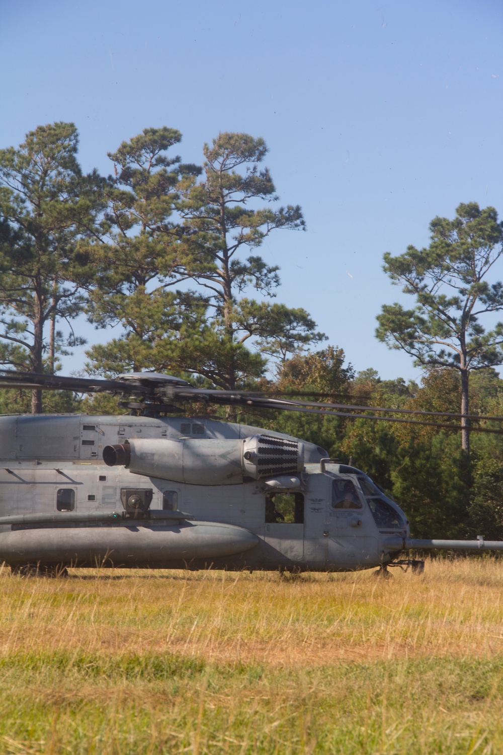 Combat Logistics Battalion 26 conducts helicopter suspension training