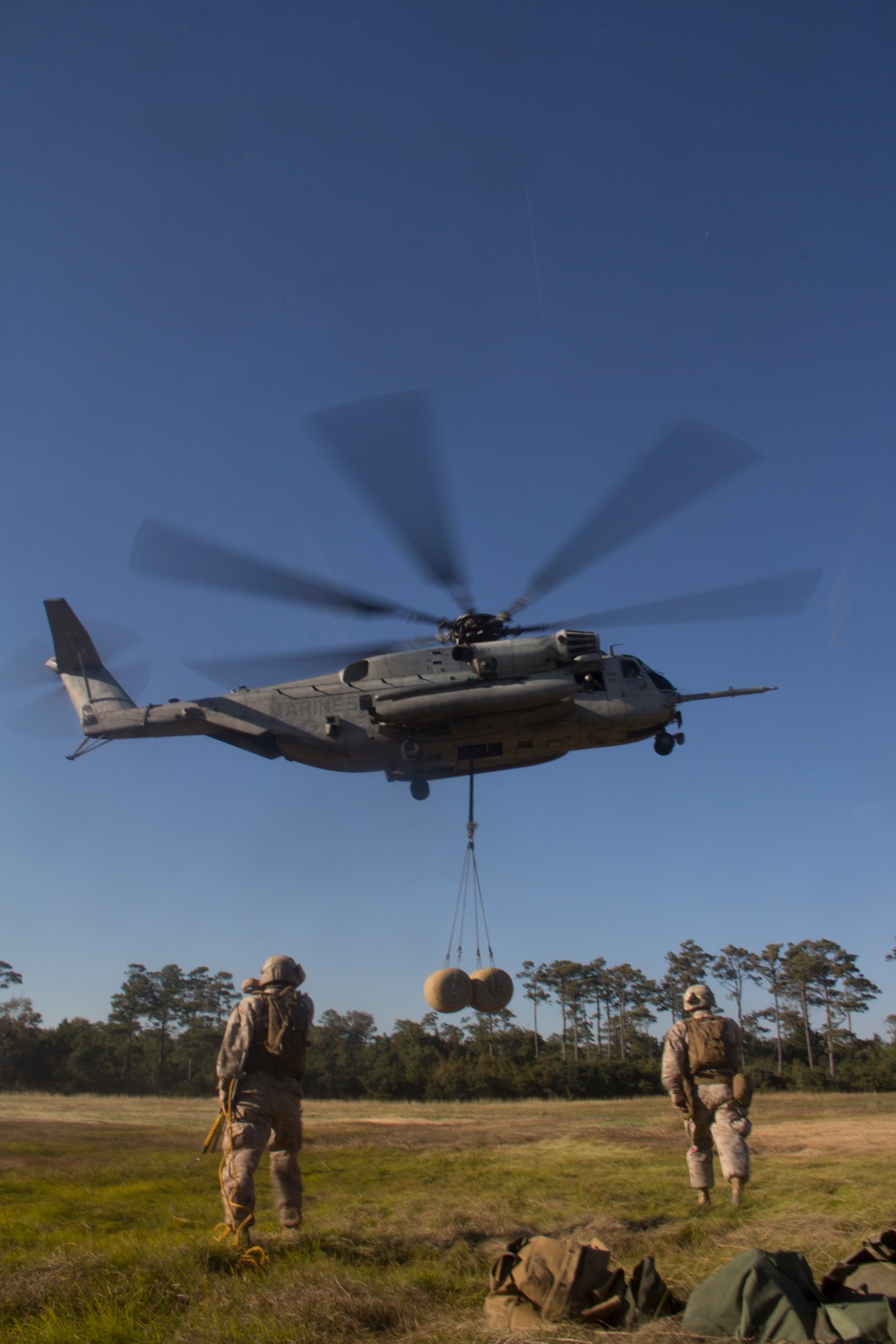 Combat Logistics Battalion 26 conducts helicopter suspension training