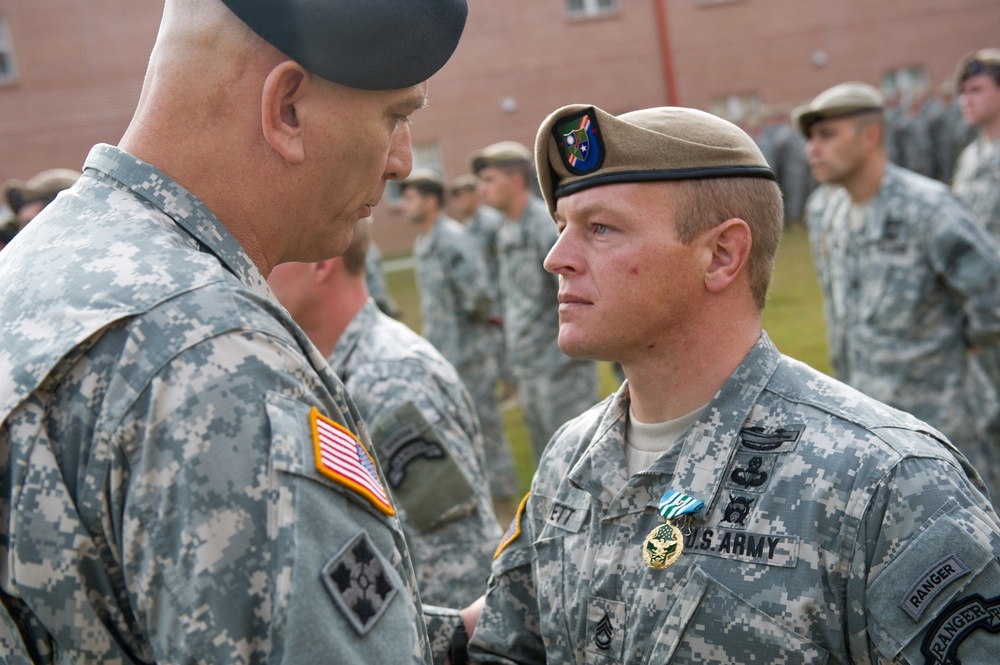 DVIDS - Images - Award ceremony with Army Rangers [Image 27 of 31]
