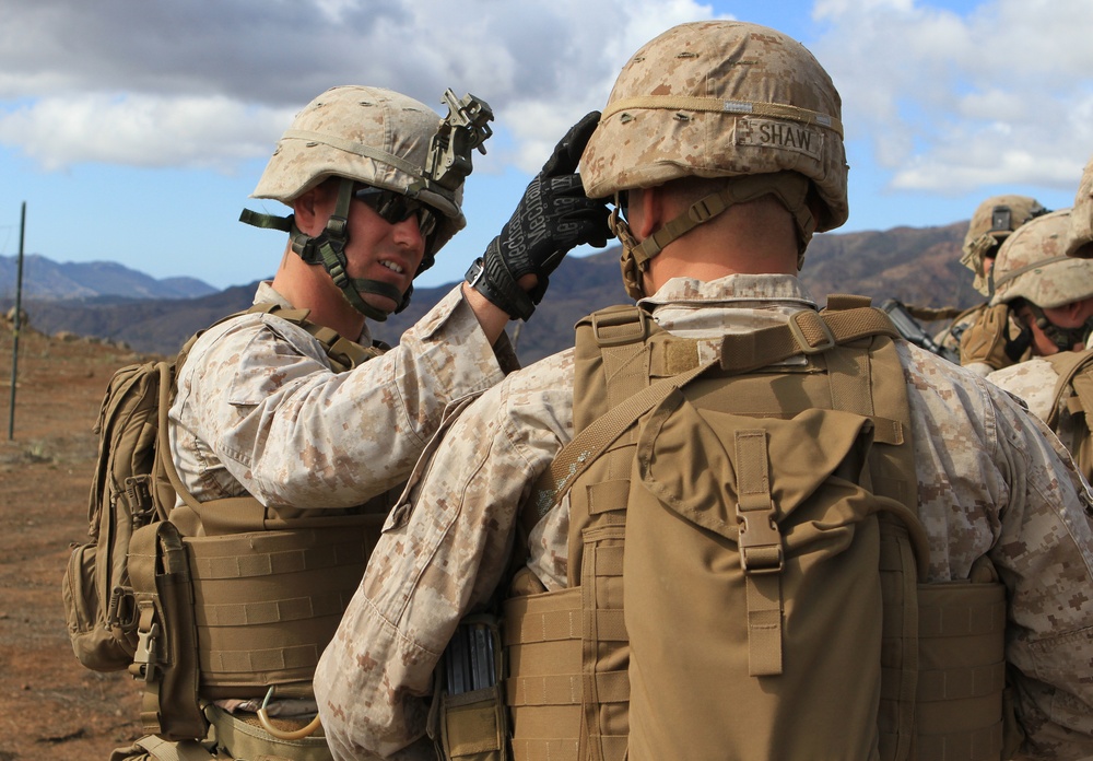 DVIDS - Images - Small-unit leaders guide Marines through live-fire ...