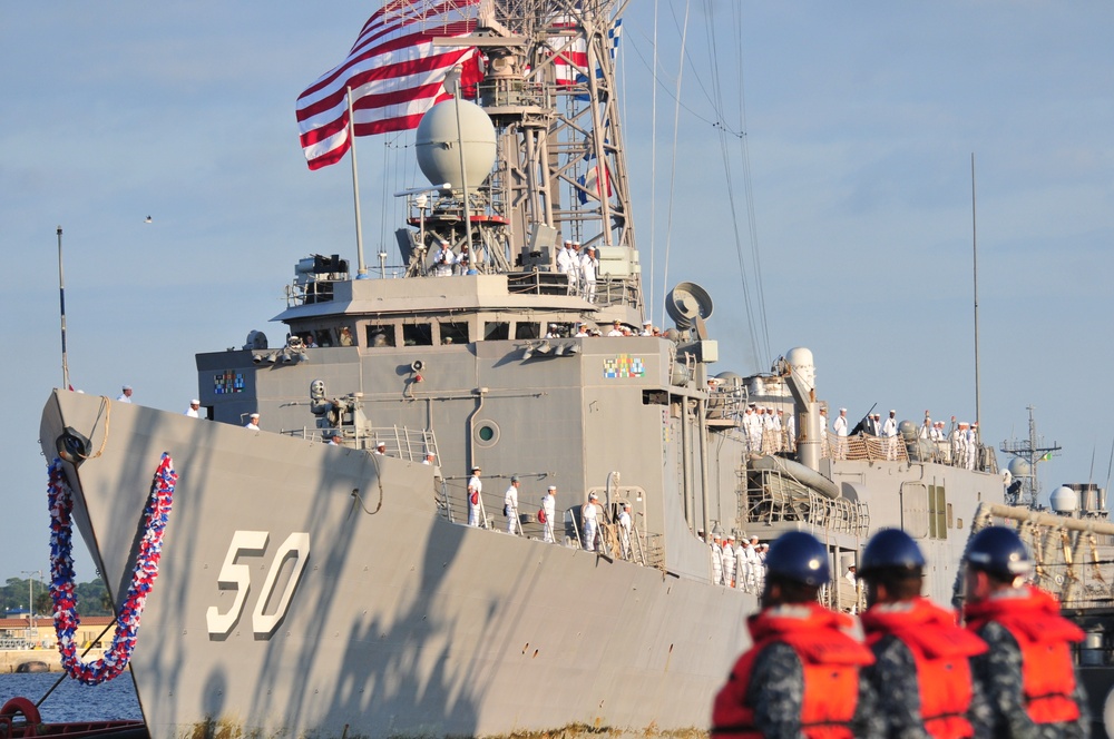 USS Taylor arrives at Naval Station Mayport