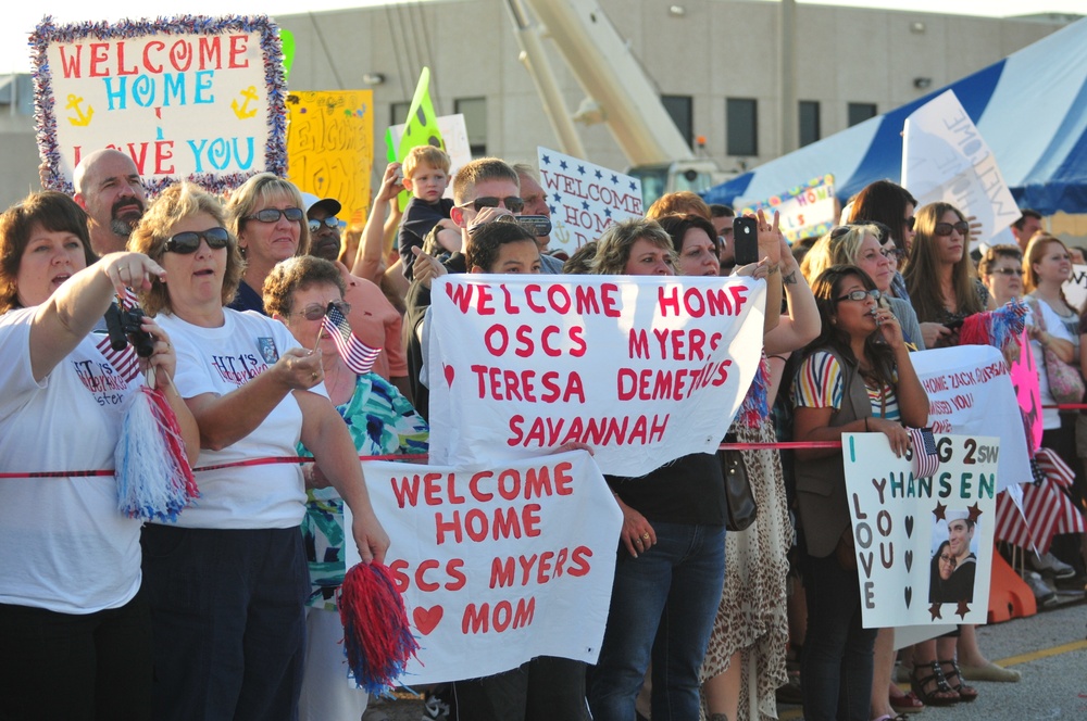 USS Taylor arrives at Naval Station Mayport