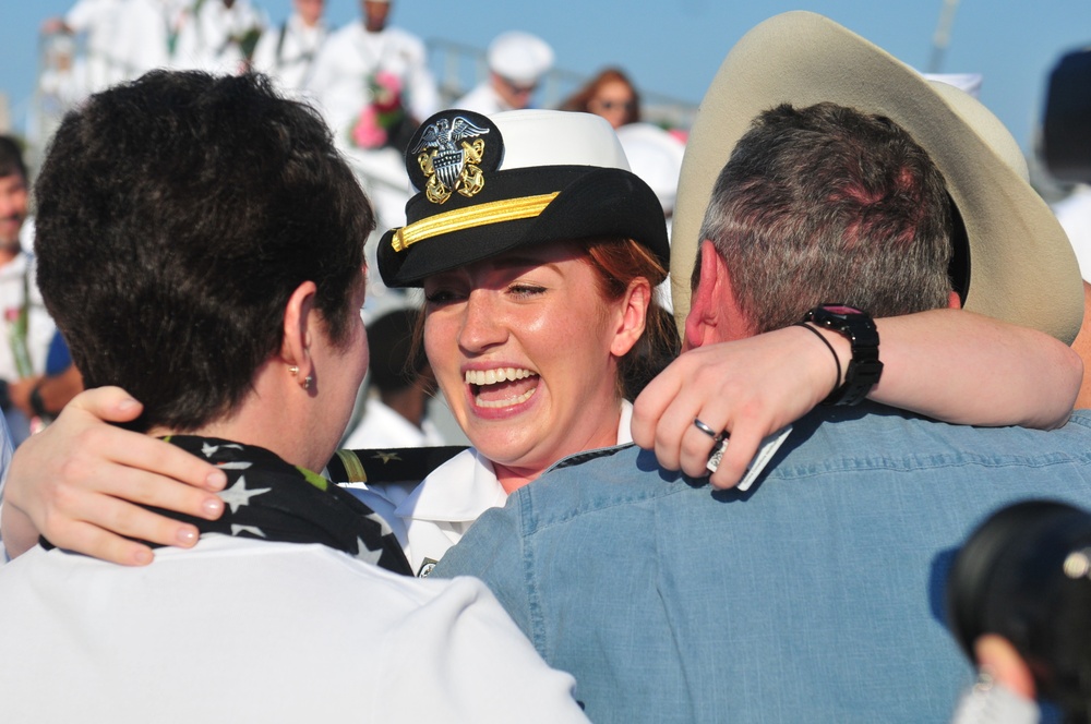 USS Taylor arrives at Naval Station Mayport