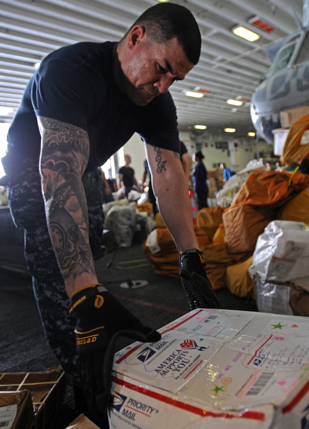 USS Peleliu conducts replenishment