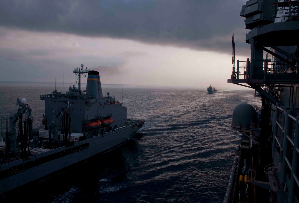 USS Peleliu conducts replenishment