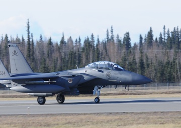 Buccaneers arrive at Red Flag-Alaska
