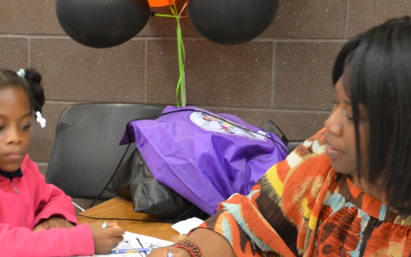 Mom and daughter coloring contest